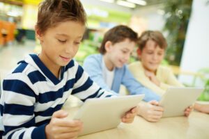 Balancing Screen Time in Education: Personal Learning Device